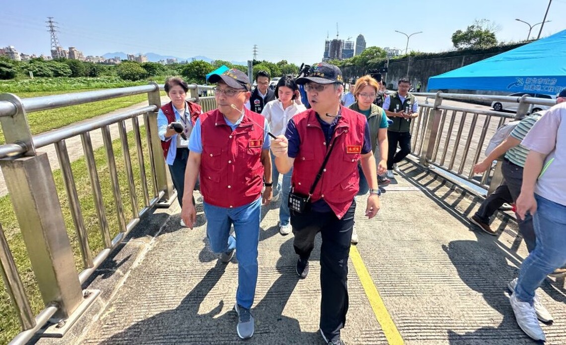 新月橋因地震封閉檢測 侯市長視察表示橋梁及人員安全為優先考量