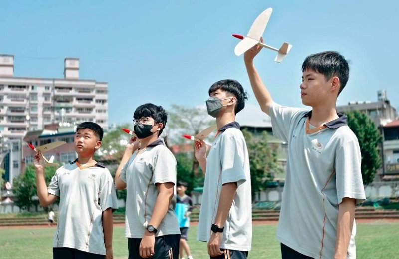 師生齊飛、教學相長 南投滑翔機競賽培養科技素養 新聞圖片