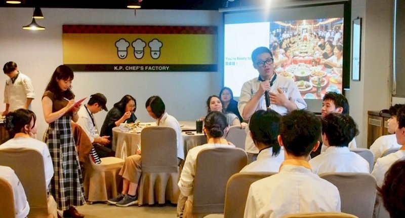 雙語辦桌實戰課!開平餐飲國際部學生全英文介紹經典臺味 新聞圖片