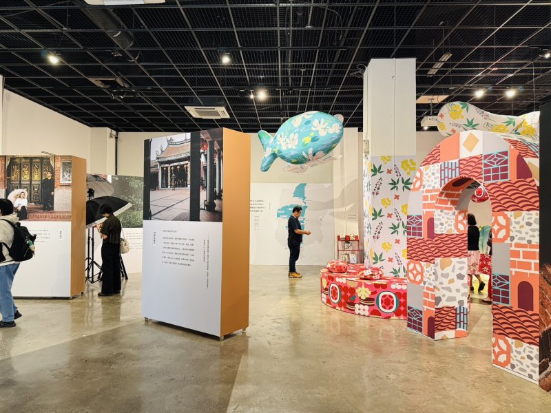 菸廠結合時尚與傳統 屏東縣展出全新客家風格 新聞圖片