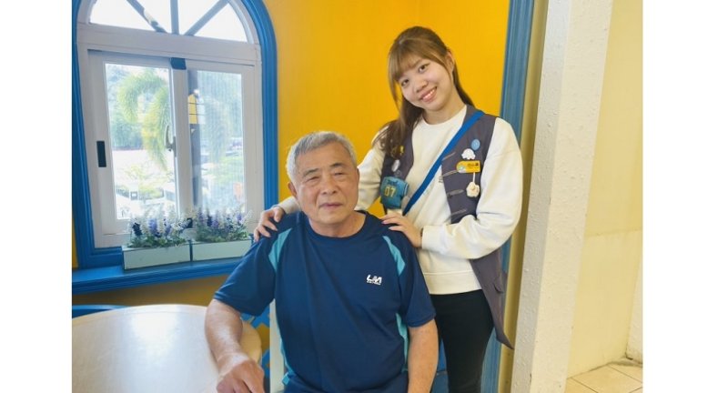有洋蔥! 連買16年樂園全年護照 7旬老翁守著一段人生回憶 新聞圖片