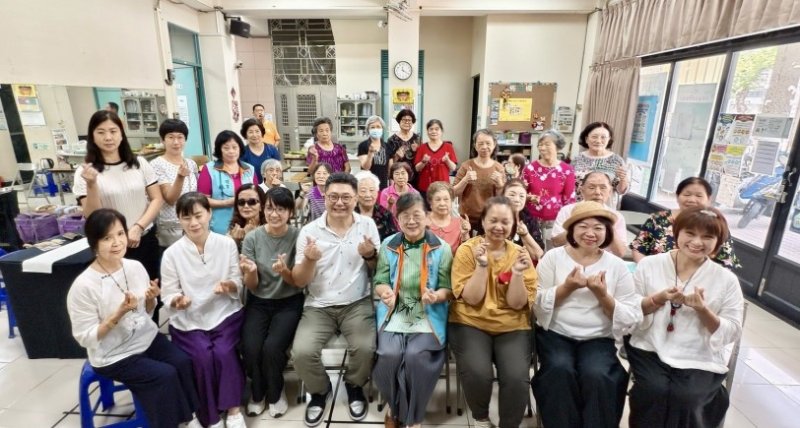 樂齡茶聊師走進本和里 五感陪伴串起公益善循環 新聞圖片