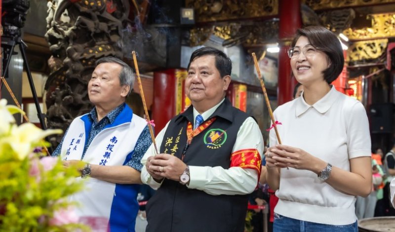 許淑華縣長參加白沙屯媽祖徒步進香登轎儀式 為縣民祈福 新聞圖片