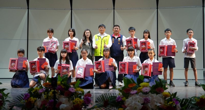 馬公國中第56屆畢業典禮溫馨登場  林皆興勉勵畢業生懷抱好奇、正直與勇敢迎向未來