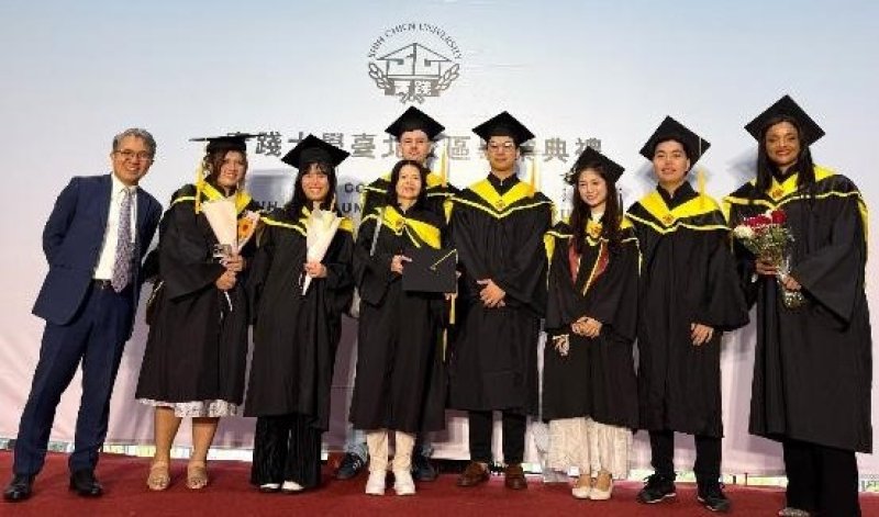 在台築夢!實踐大學畢典登場 史瓦帝尼畢業生Futhie謝台灣助她追夢