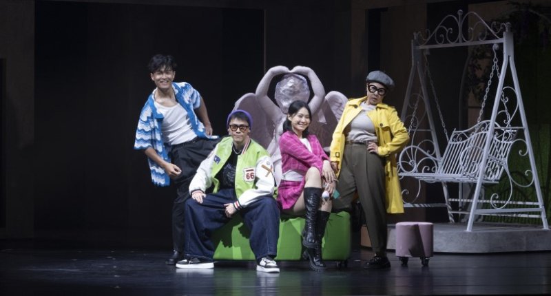 《戀愛製騙中》首演掀熱議　4位演員分飾14角「零秒切換」觀眾直呼看不夠