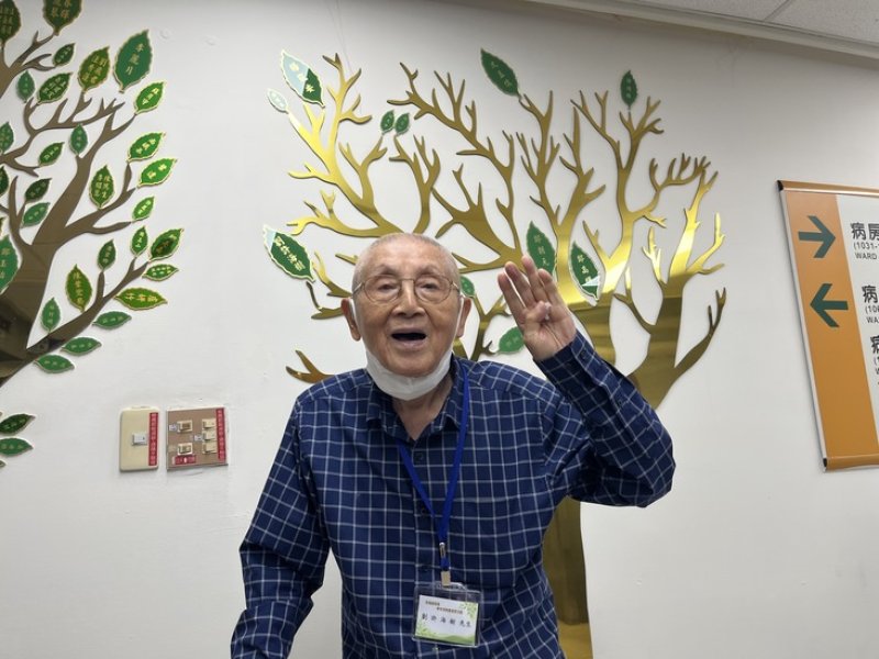 台南成醫安寧28年增第五株捐款緣恩樹