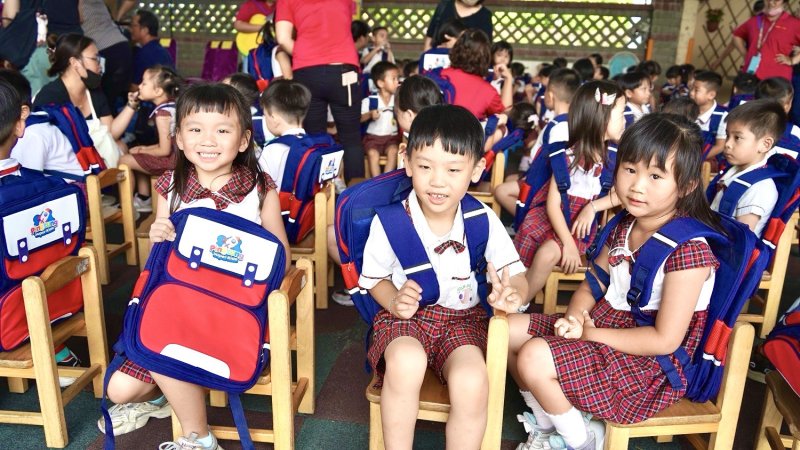 向星辰大海出發 屏縣火箭書包陪5100名幼兒展翅高飛