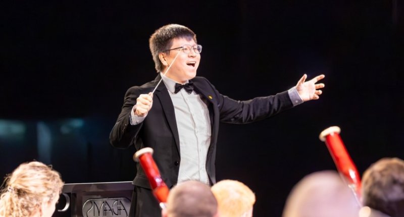 臺灣第一人！高師大音樂系校友劉人仁勇奪荷蘭世界音樂大賽（WMC）「金指揮棒」