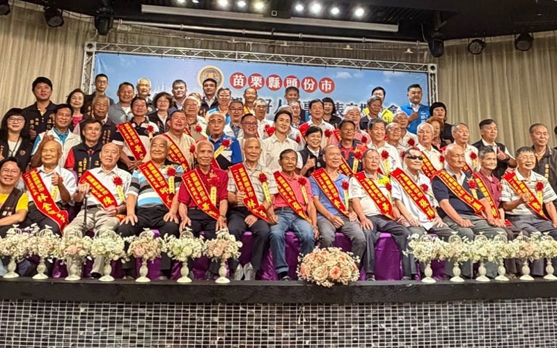 從帶隊奪冠到默默掃街!頭份市表揚55位模範父親與好人好事 羅雪珠致上最高敬意