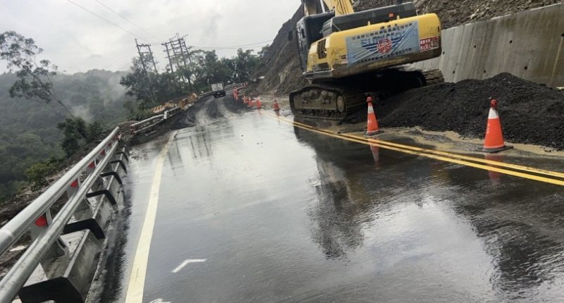 甲仙區白雲寺路段今日上午11時40分搶通