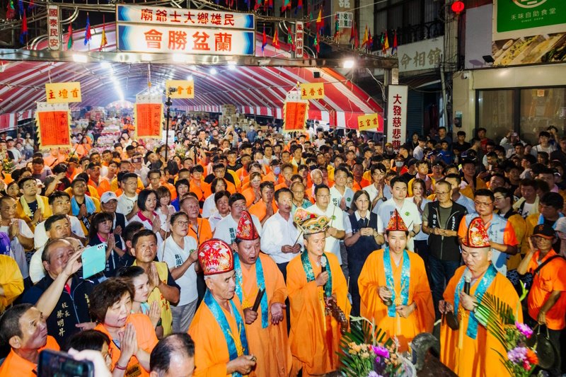 嘉義民雄大士爺祭深夜火化昇天 帶走災厄