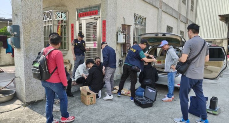 老毒蟲「毒駕兼運毒」、自宅廠房淪為毒窟 海巡檢警攻堅逮人