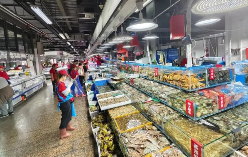 北京海鮮市場迎開海旺季  日交易量逾2000噸、價格降15%至30%