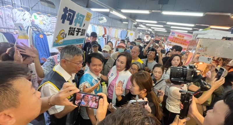 林于凱陽明市場掃街  提育兒、長照、居住與無障礙環境政策