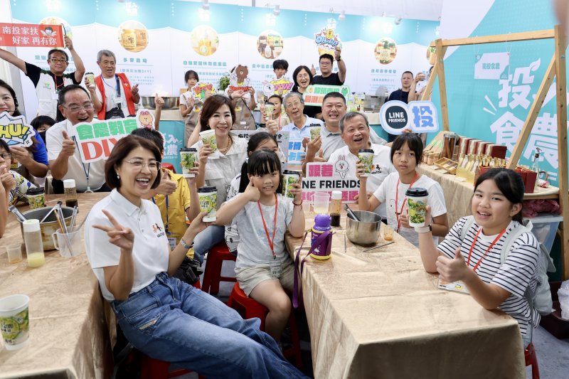 家扶兒少走讀茶鄉逛茶博 許淑華縣長陪伴孩子體驗食農教育