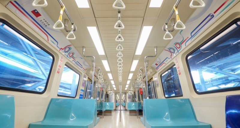 迎接雙十國慶  臺北捷運淡水信義線推出國慶彩繪列車