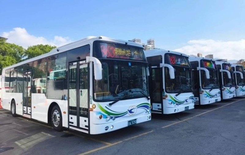 新北電巴綠色版圖再擴大!11輛新車駛進北海岸 全市電動公車突破500輛