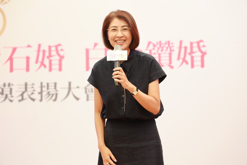 南投縣表揚模範夫妻 許淑華縣長預祝長輩重陽快樂
