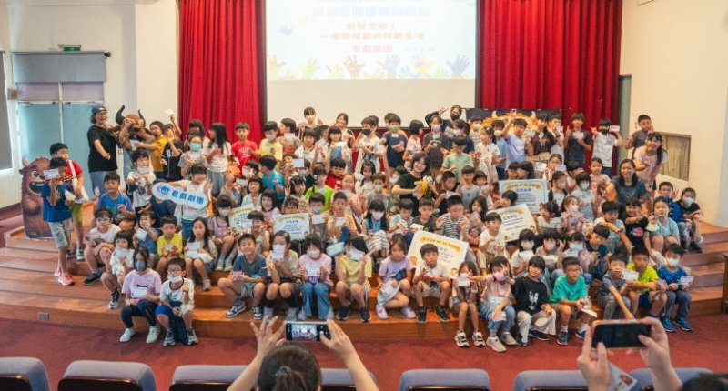 看戲劇團《野獸來啦！》巡迴高雄  用歌仔戲陪孩子撕下標籤