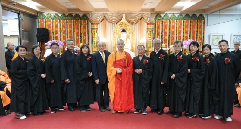 高雄秀傳紀念醫院攜手中台禪寺  重陽祈福灑淨　以慈悲為病患祈願，讓醫療照護多一份心靈的溫暖
