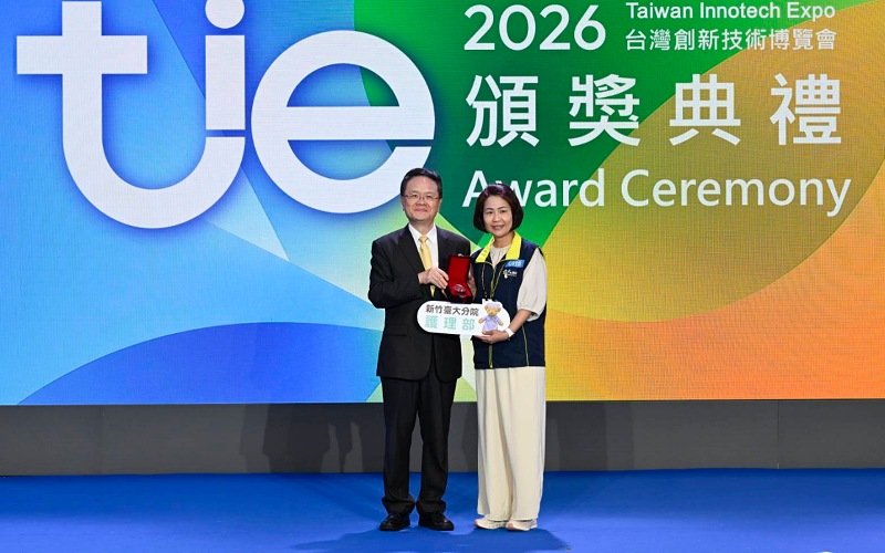 護理創新躍上國際！新竹臺大「點點通」奪創新技博會銅牌　研究登Q1期刊並取得專利