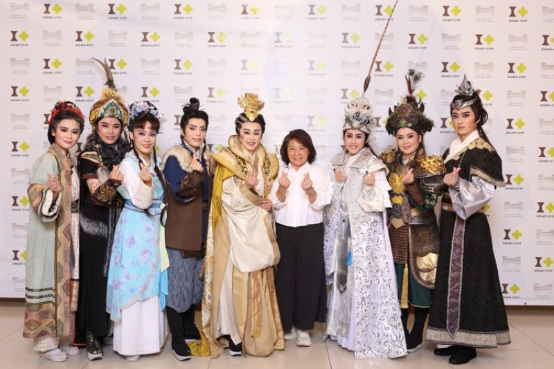 全球首演在嘉義 明華園《皇昭令》連兩日滿座 孫翠鳳領全團熱喊「我愛嘉義市」