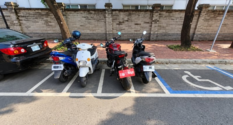 大重機停車更便利！中市11/1起全面開放路邊機車格  比照機車收費、可購月票